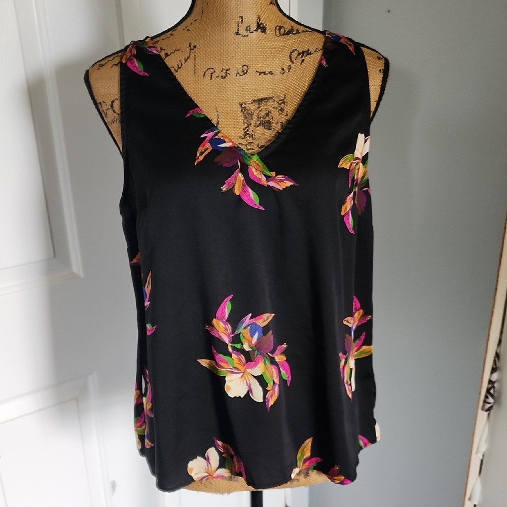 Elegant Black and Pink Blouse with Modern Flair